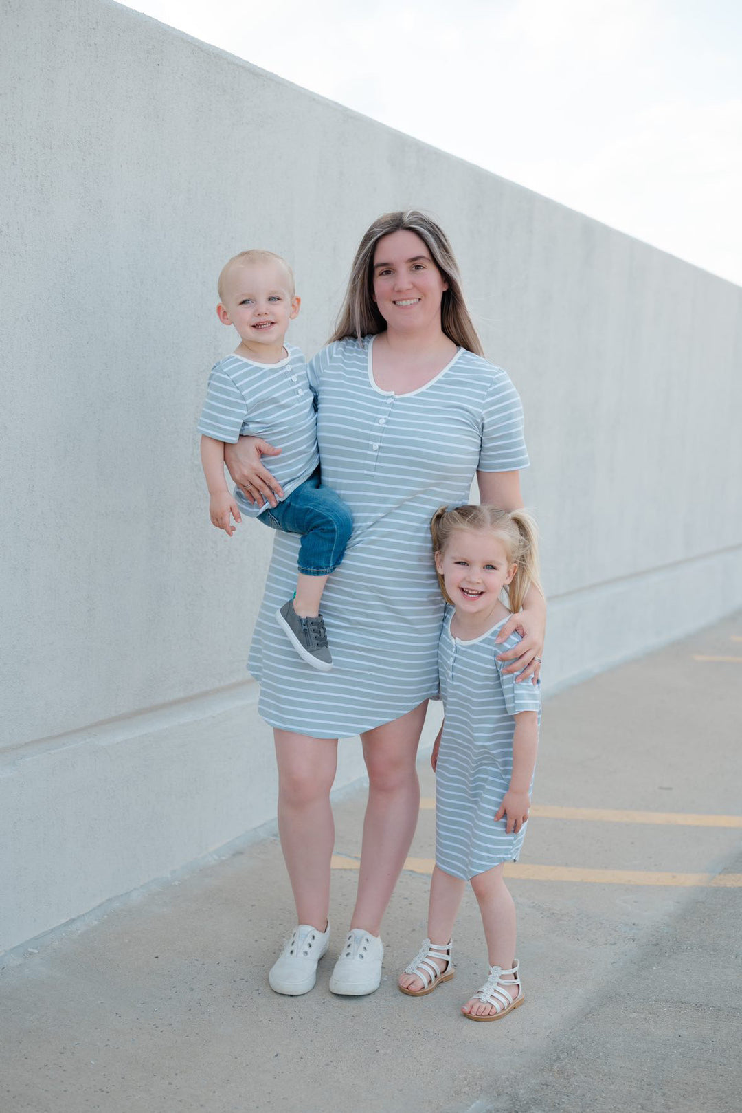 mommy and me t shirt dress DIY Matching Mommy and Me T-Shirt Dresses
